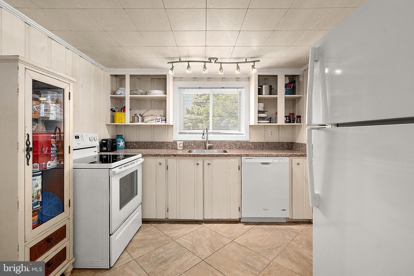 104 Bering Road photo 56