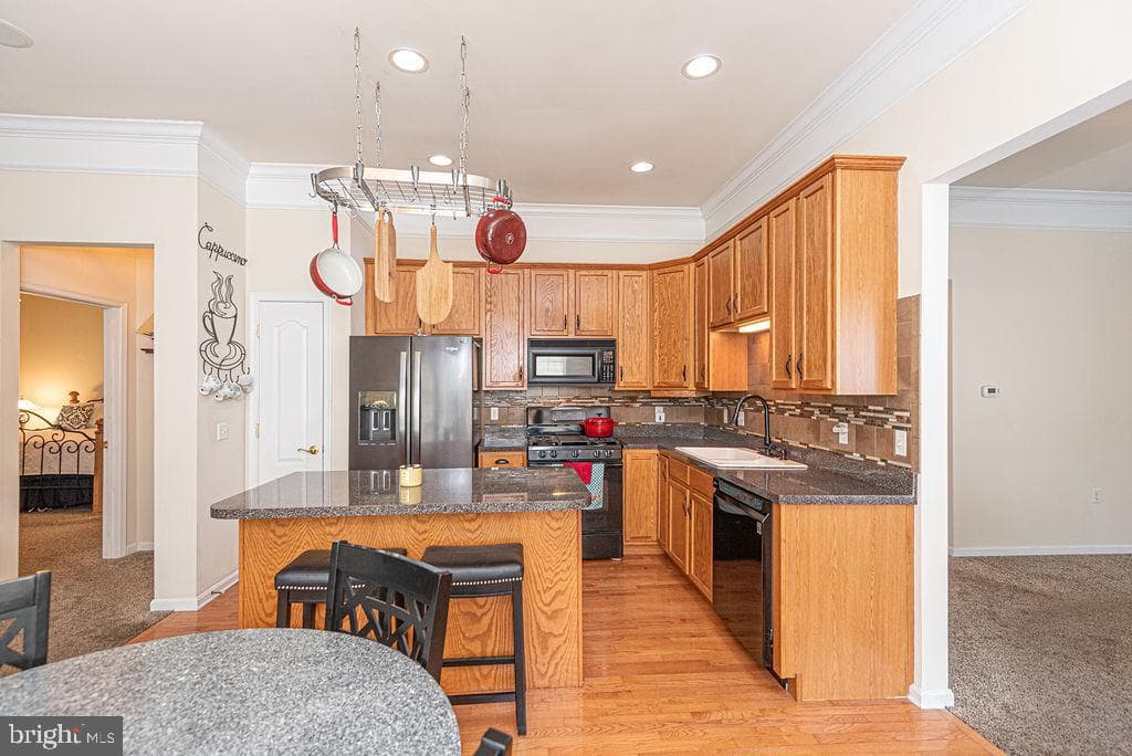 6 Easton Avenue photo 11