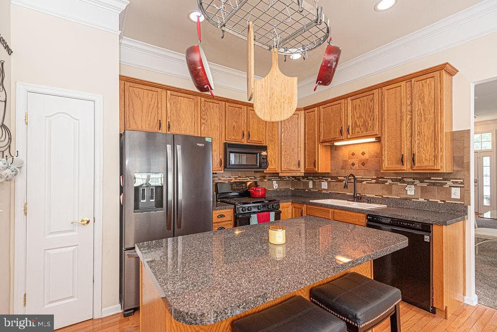 6 Easton Avenue photo 14