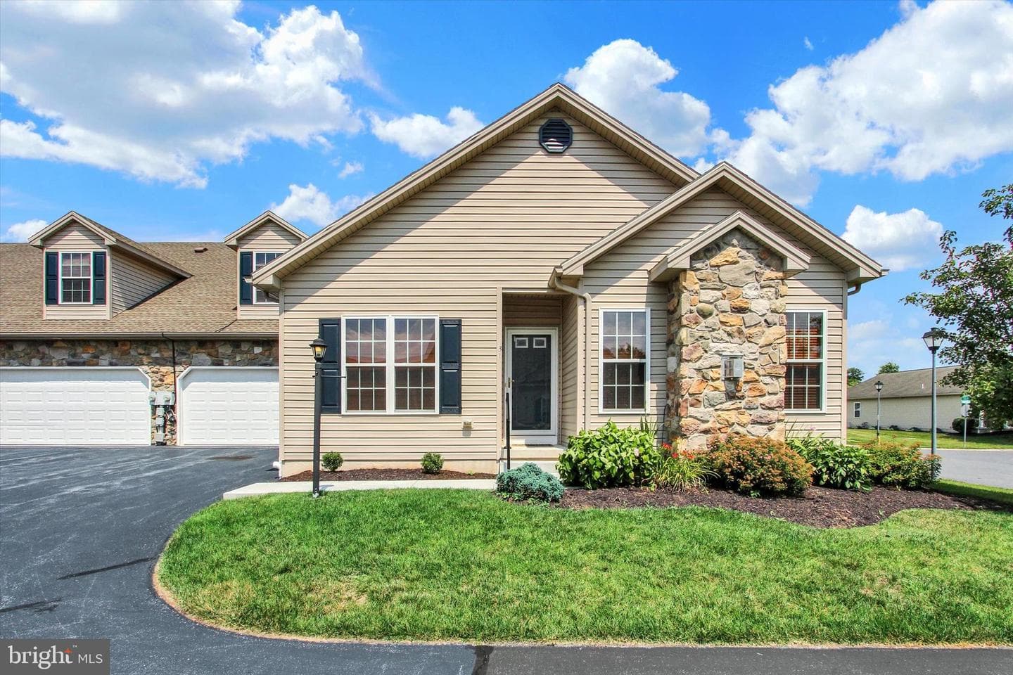 31 Ivy Lane photo 2