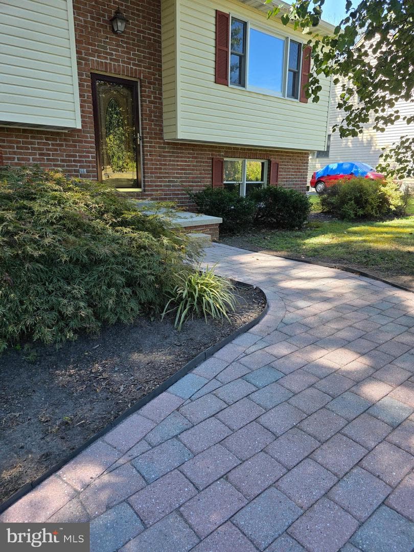 279 Longstreet Drive photo 3