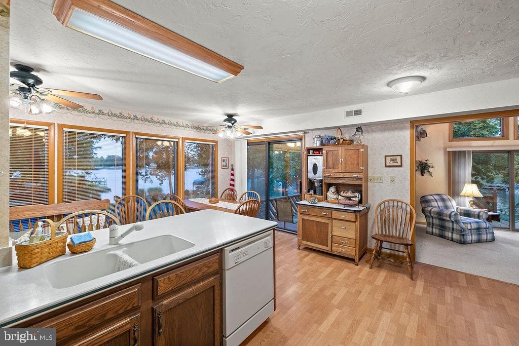 198 Longstreet Drive photo 12