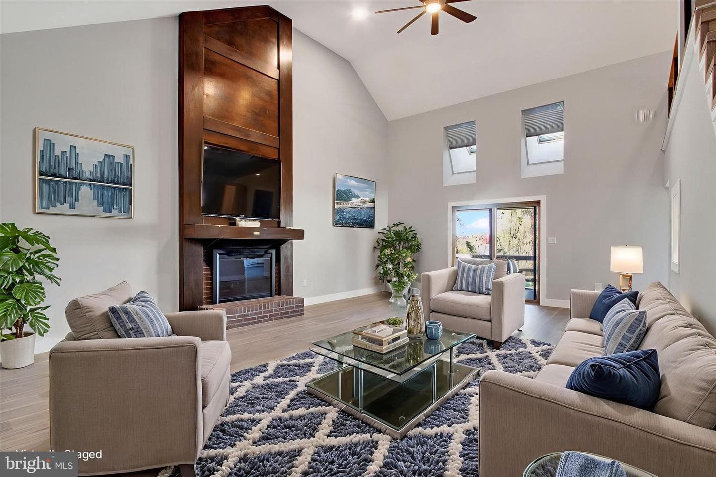 400 Lake Meade Drive photo 6
