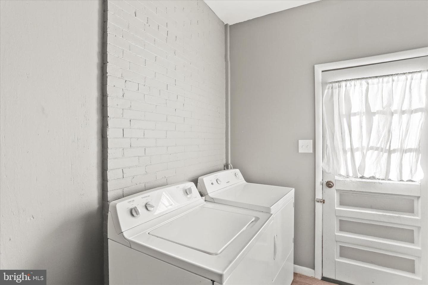 338 3rd Street photo 15