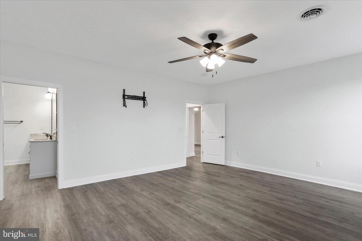 41 Smith Circle photo 17