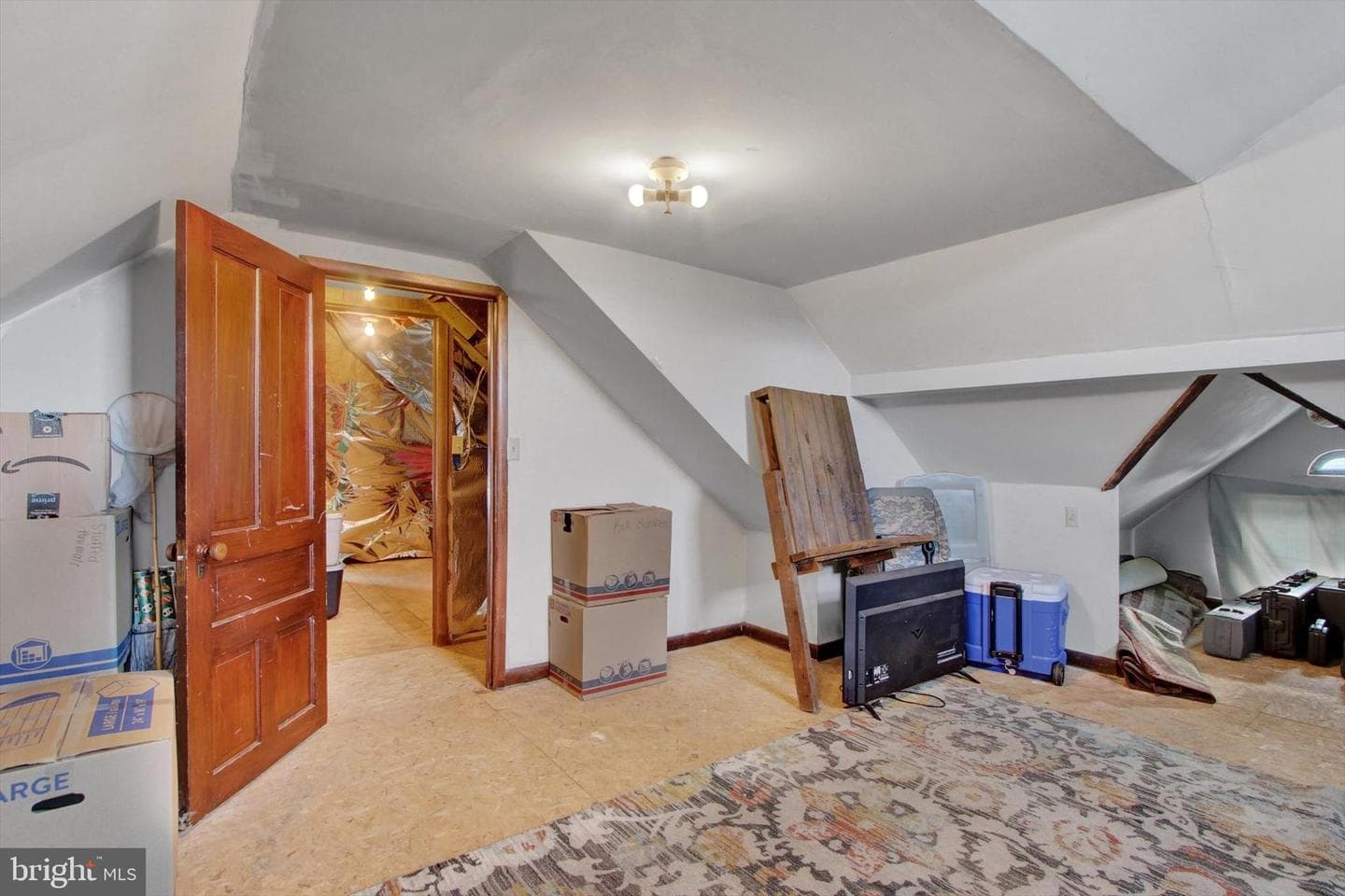 102 N Queen Street photo 17