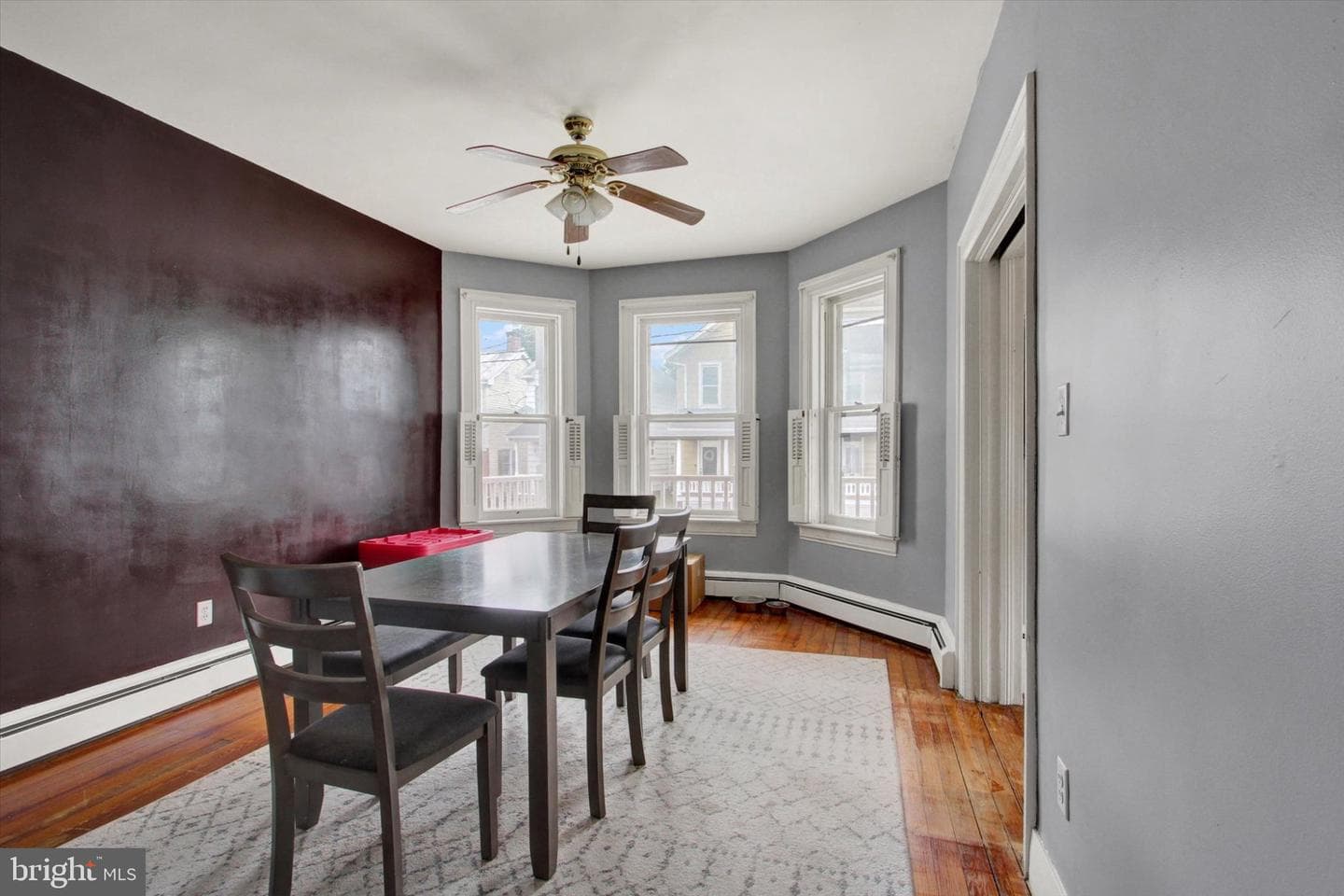 102 N Queen Street photo 25