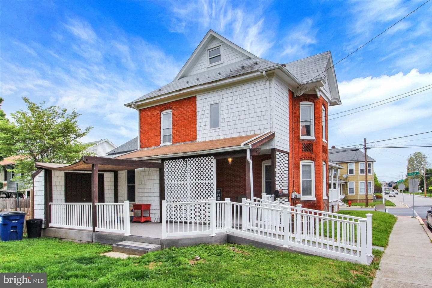 102 N Queen Street photo 44
