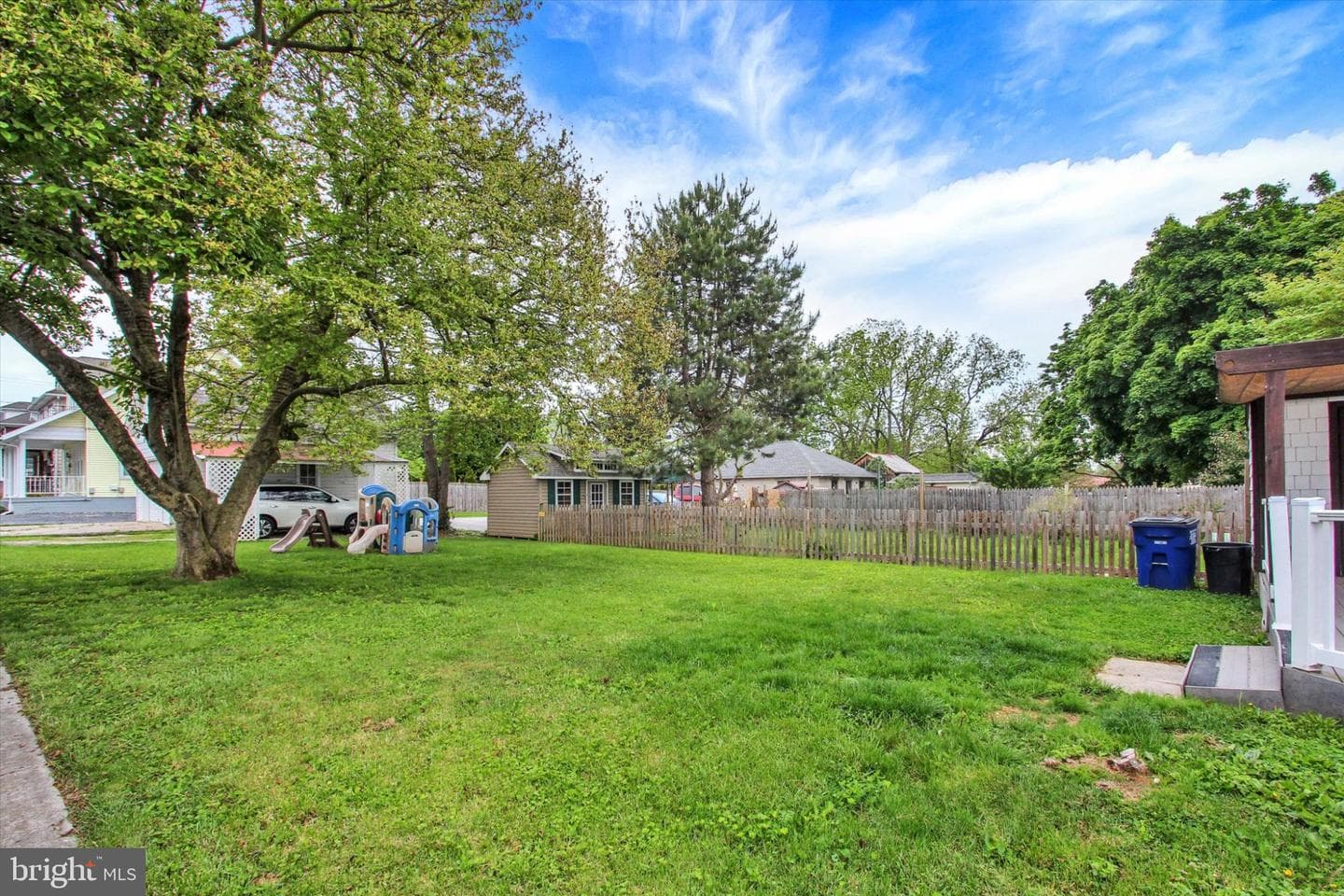 102 N Queen Street photo 46