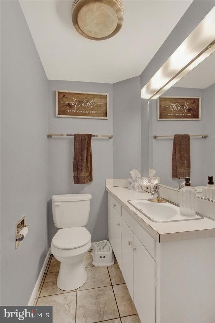 102 N Queen Street photo 5