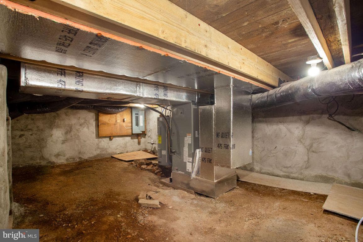 114 E York Street photo 25