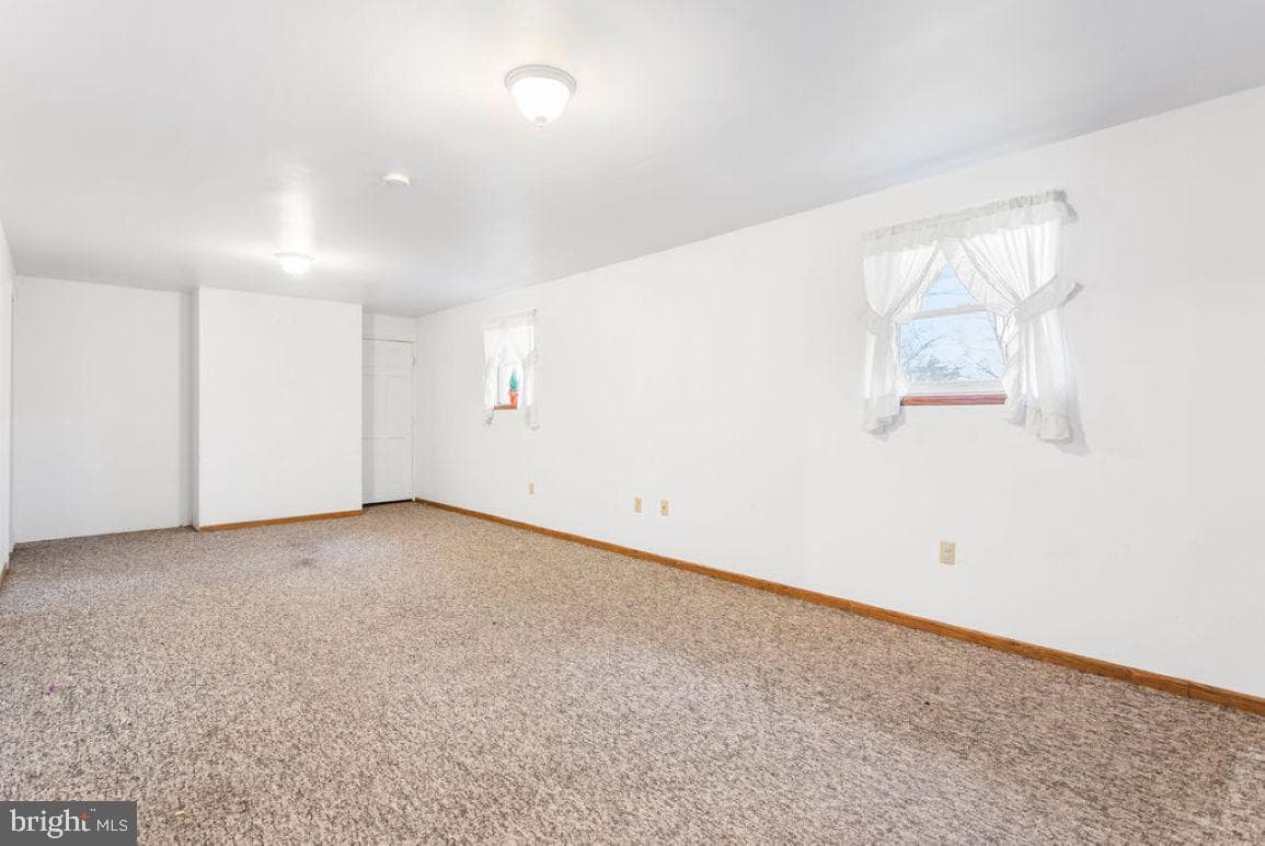1002 Frederick Pike photo 23