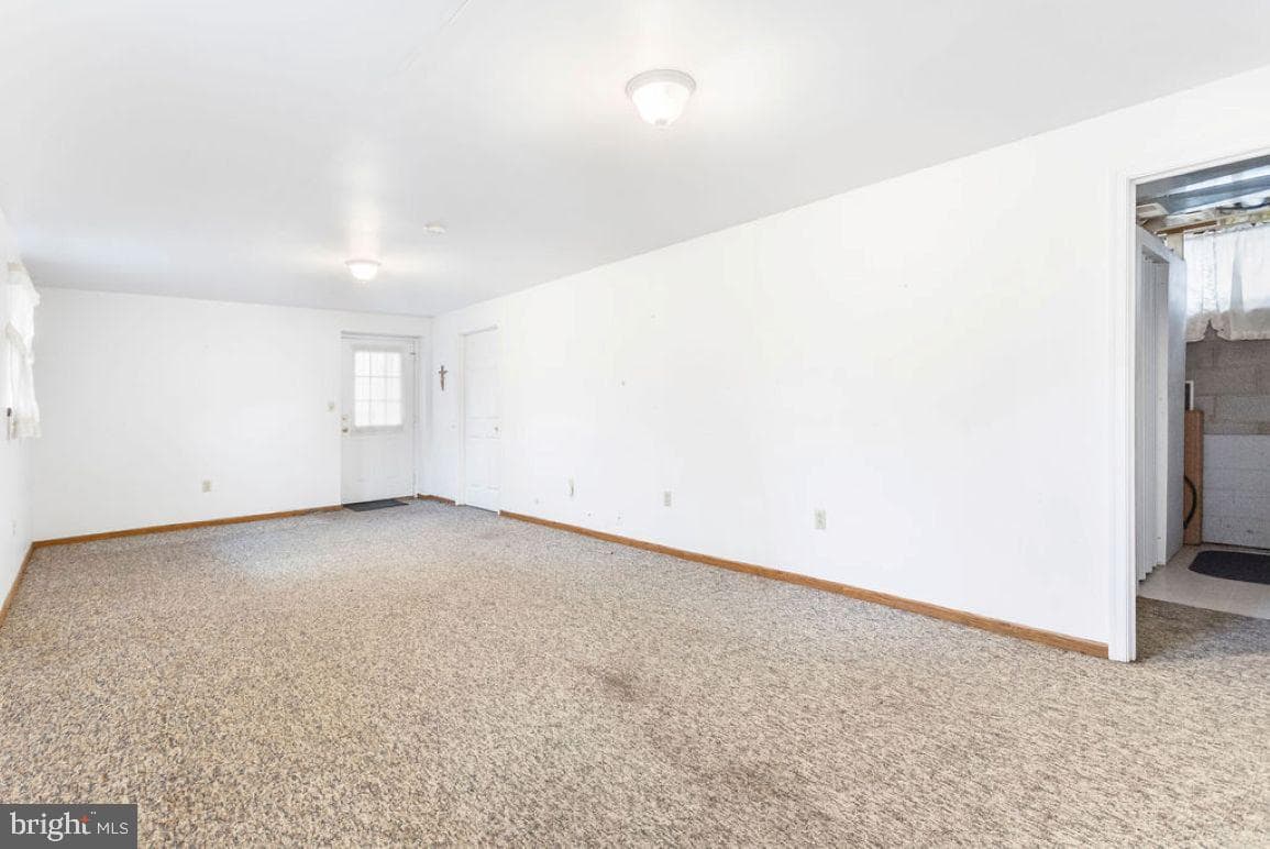 1002 Frederick Pike photo 24