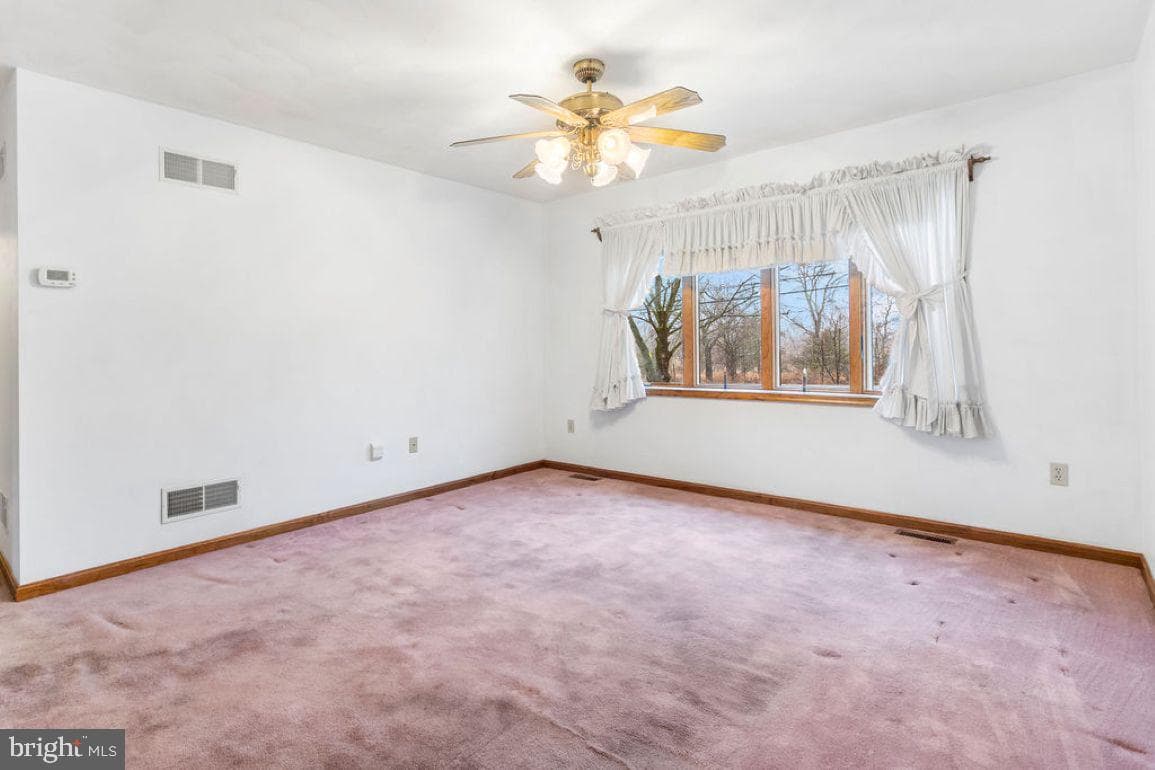 1002 Frederick Pike photo 27