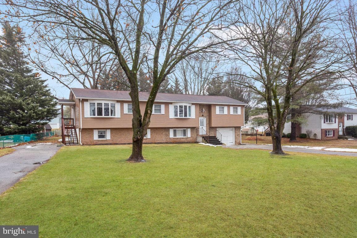 1002 Frederick Pike photo 3