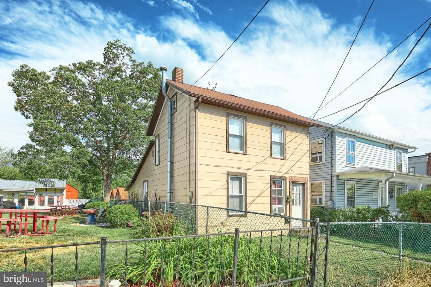 422 S Washington Street photo 2