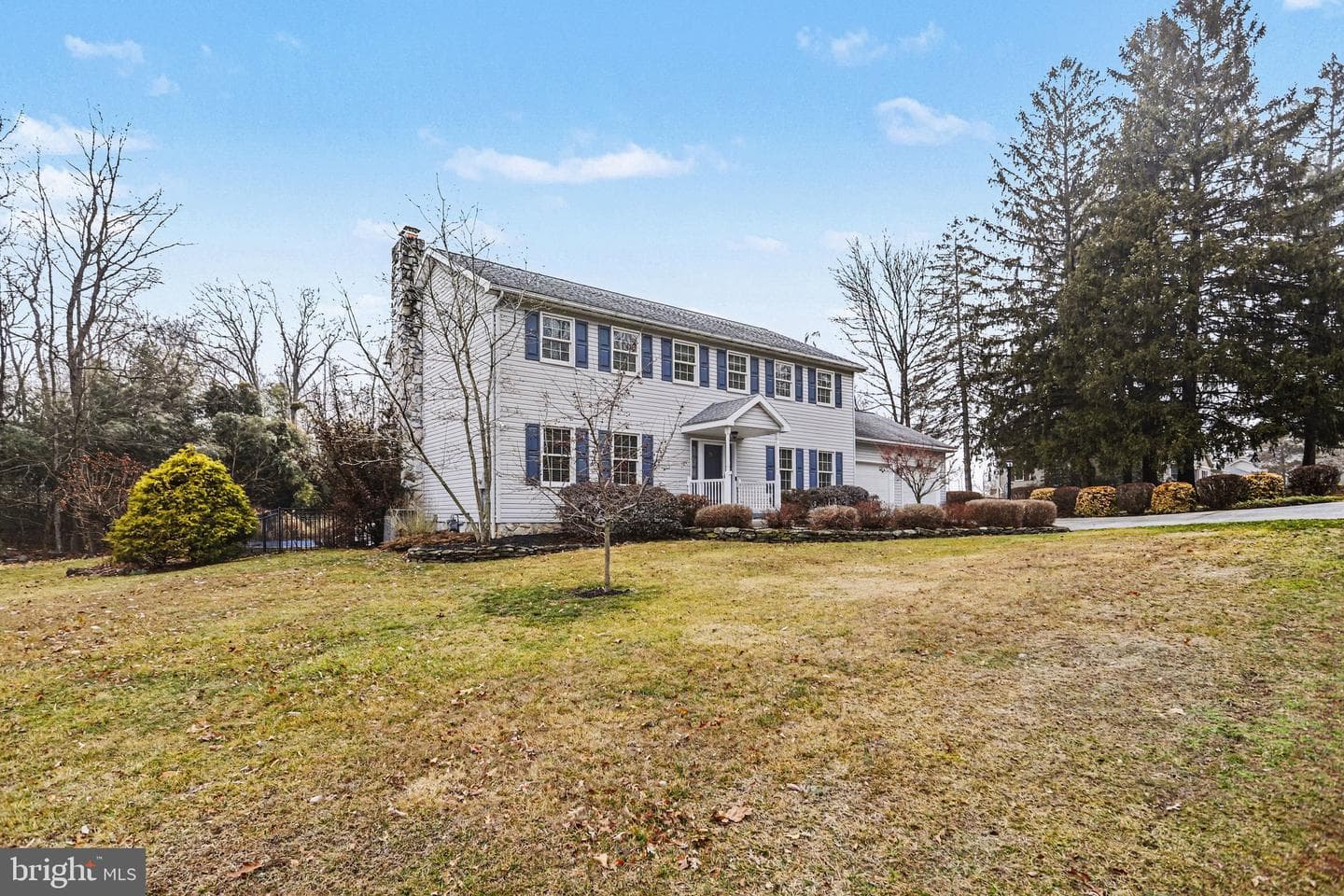 75 Longview Boulevard photo 41