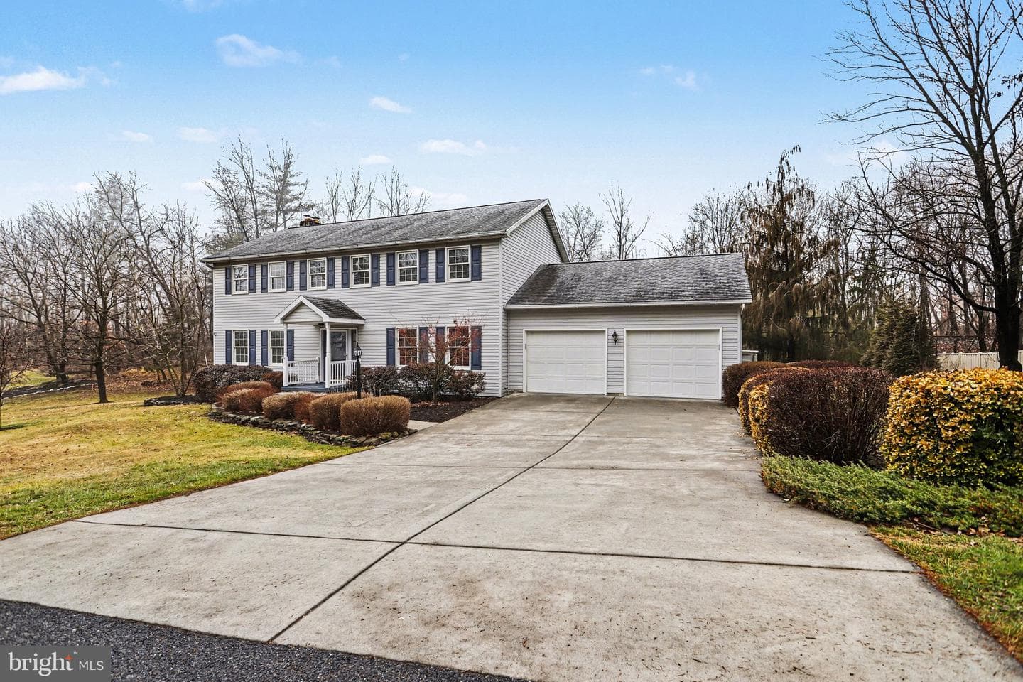 75 Longview Boulevard photo 42