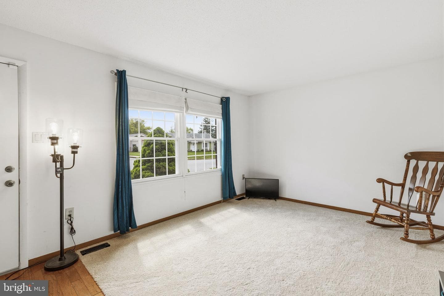 18 E Lakeview Drive photo 4