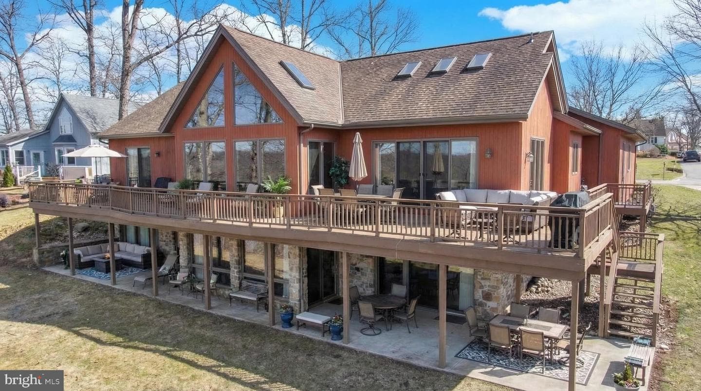 370 Lake Meade Drive
