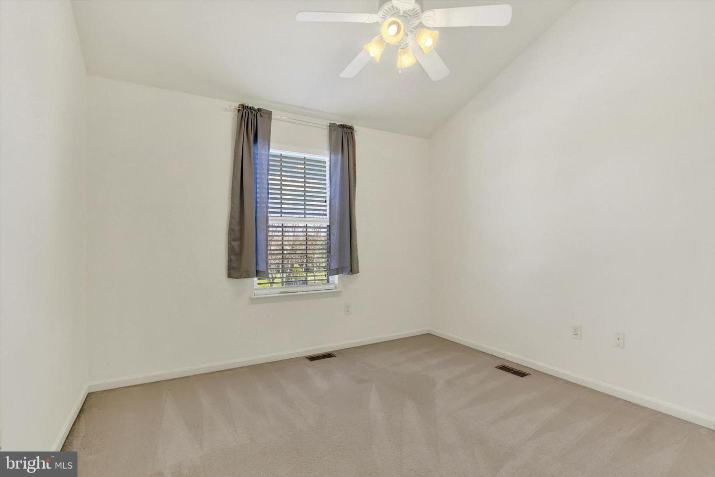 1 Dinwiddie Court photo 26