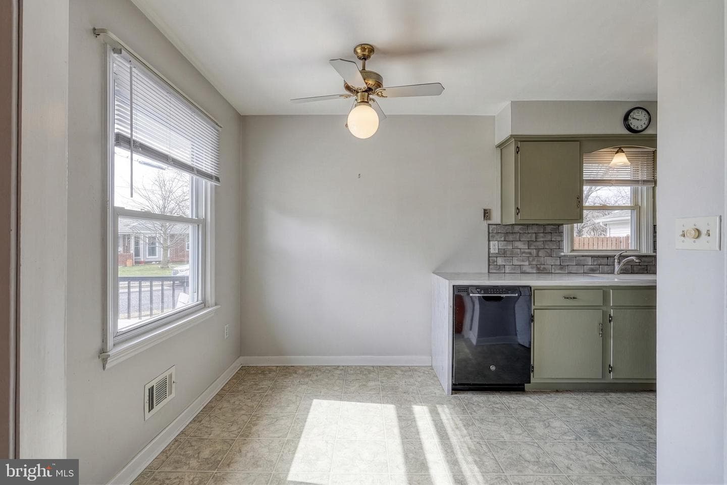 30 Lincoln Drive photo 17