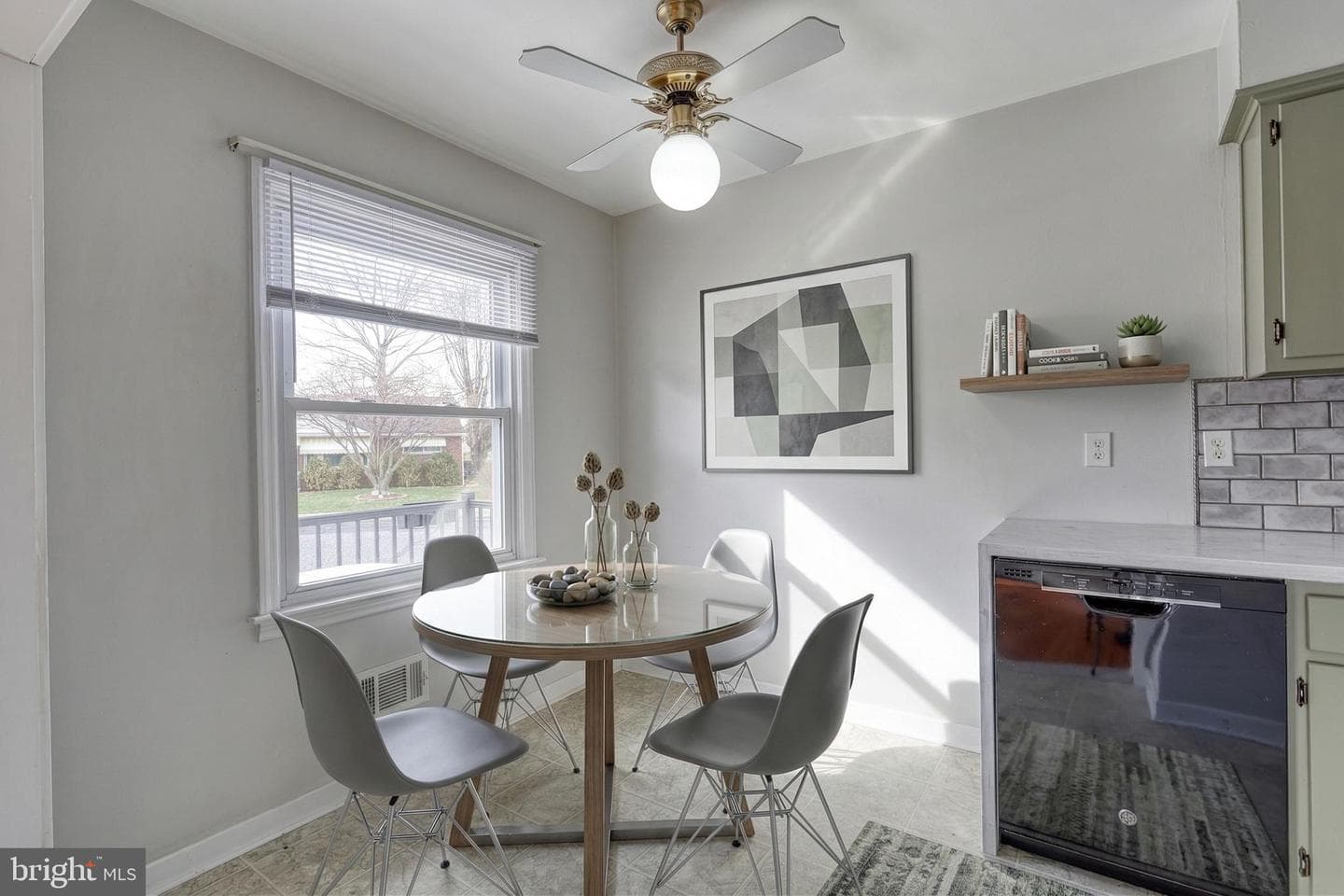 30 Lincoln Drive photo 22