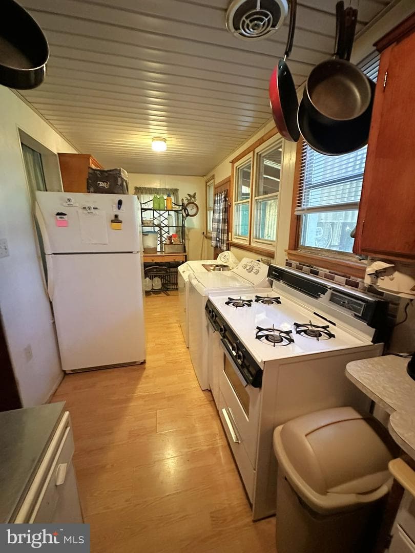 37 N Queen Street photo 13