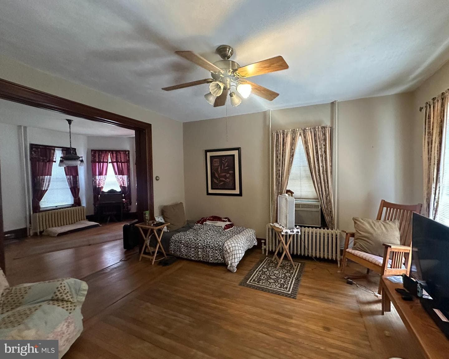 37 N Queen Street photo 5