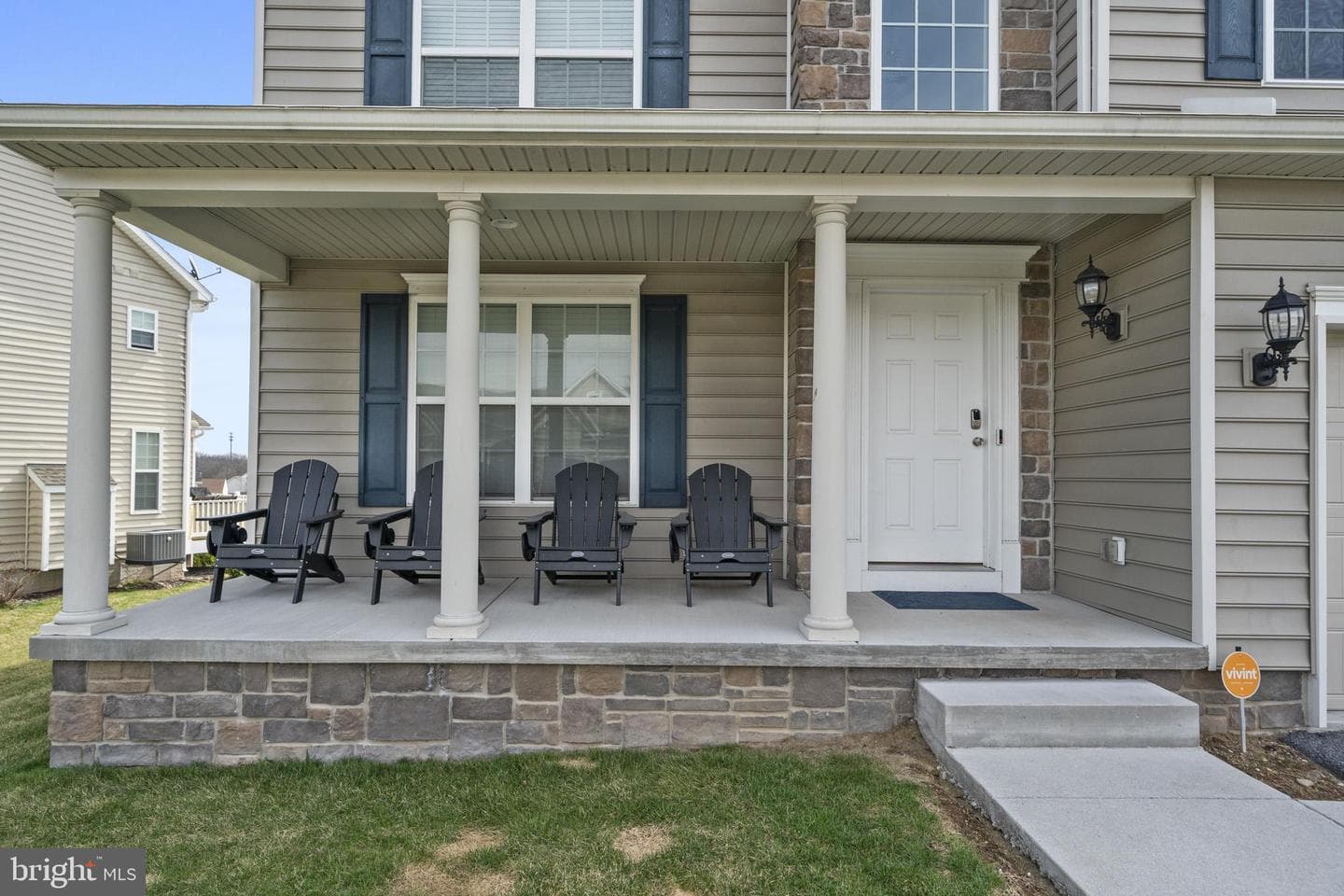 396 Friendship Lane photo 2