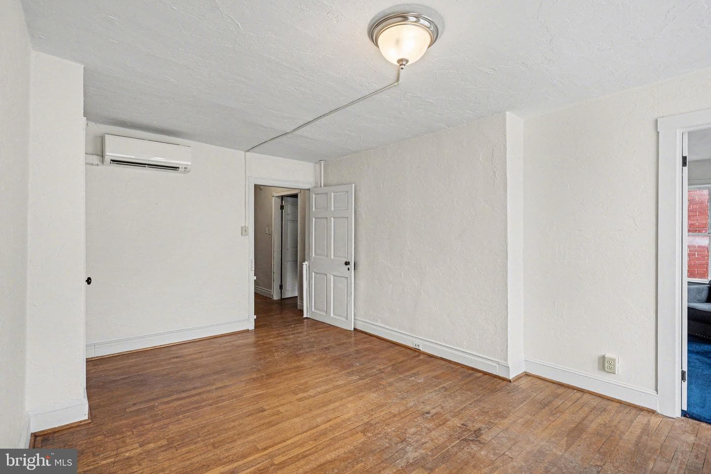 217 Baltimore Street photo 16