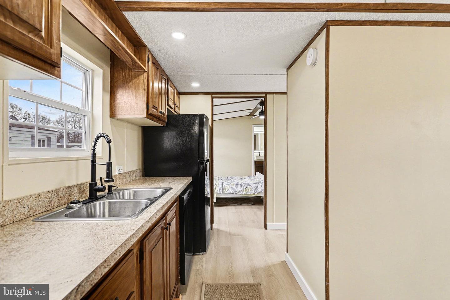 31 Davis Avenue photo 13
