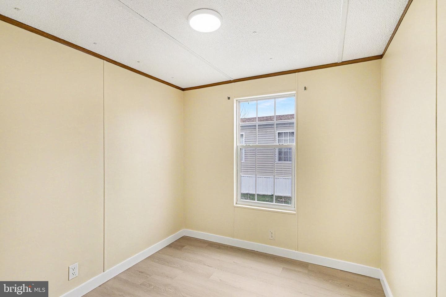 31 Davis Avenue photo 14