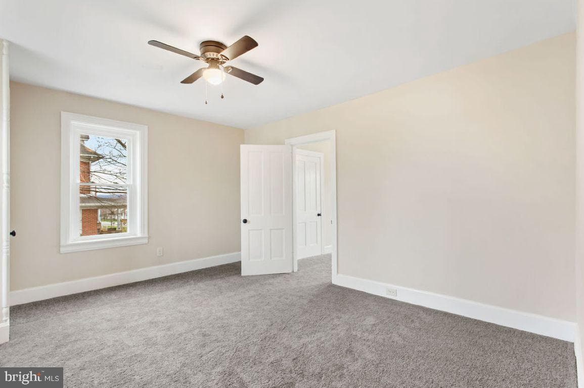 265 E York Street photo 18