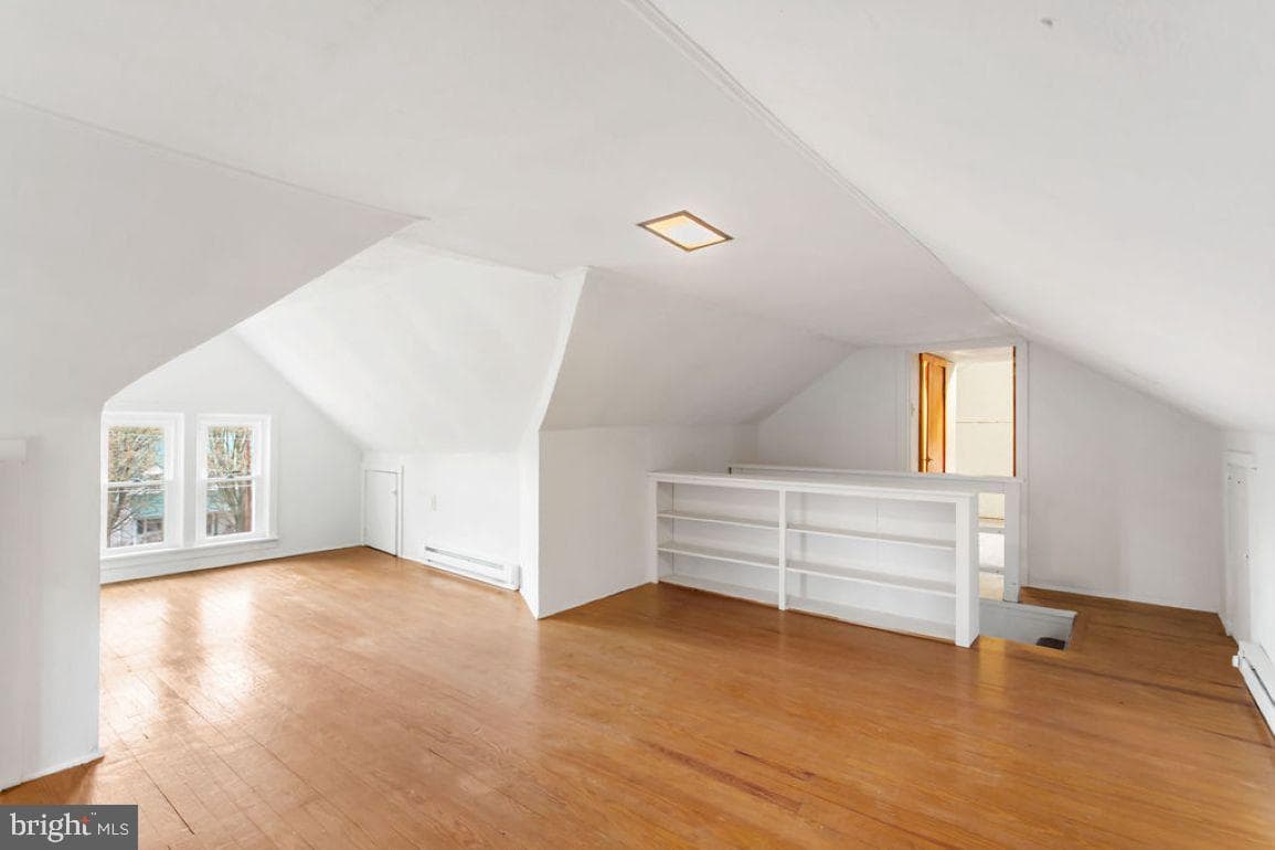 265 E York Street photo 27