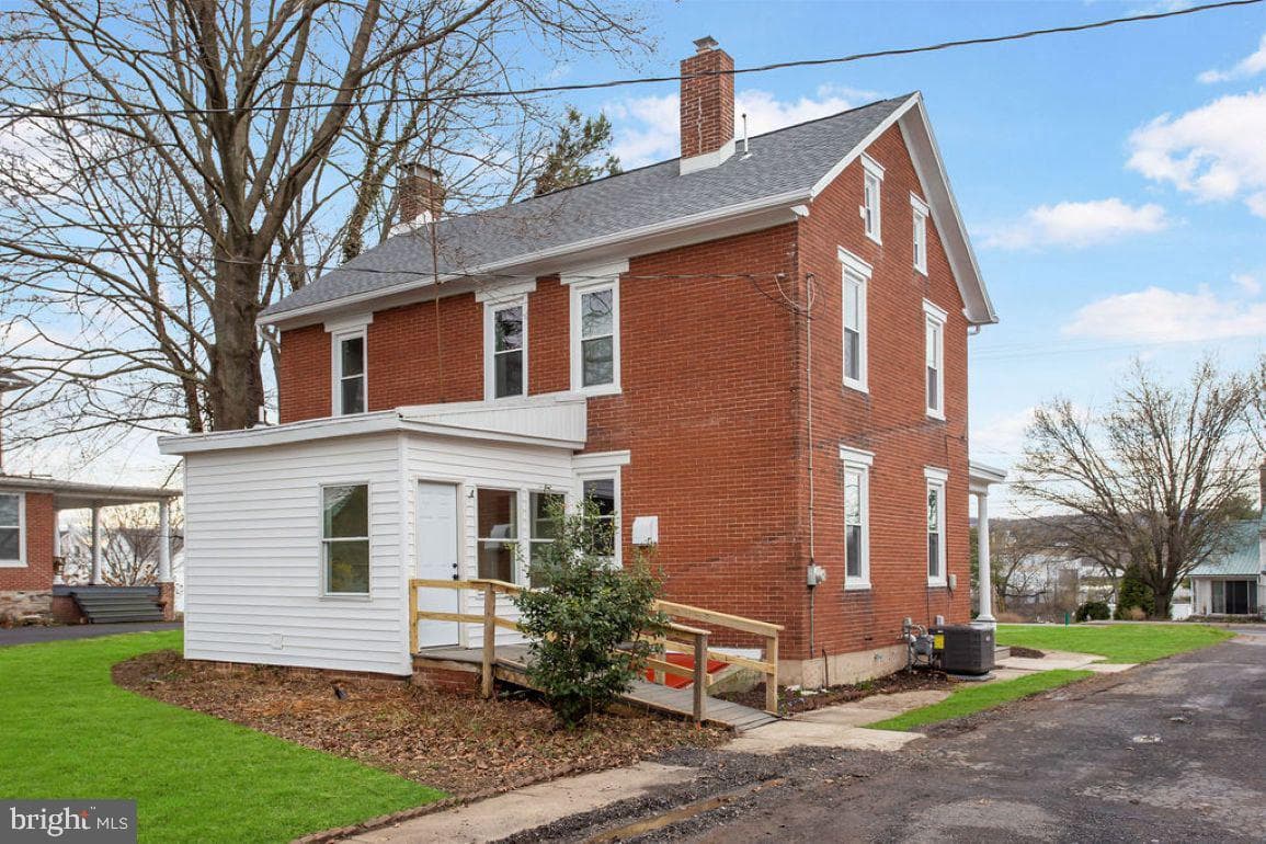 265 E York Street photo 30