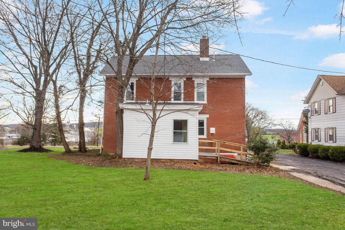 265 E York Street photo 31