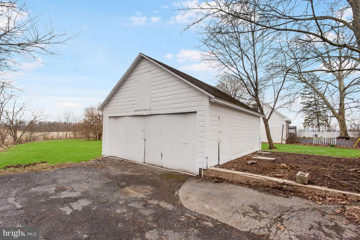 265 E York Street photo 32
