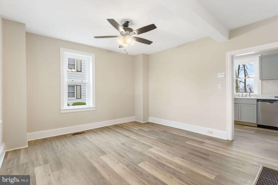 265 E York Street photo 6