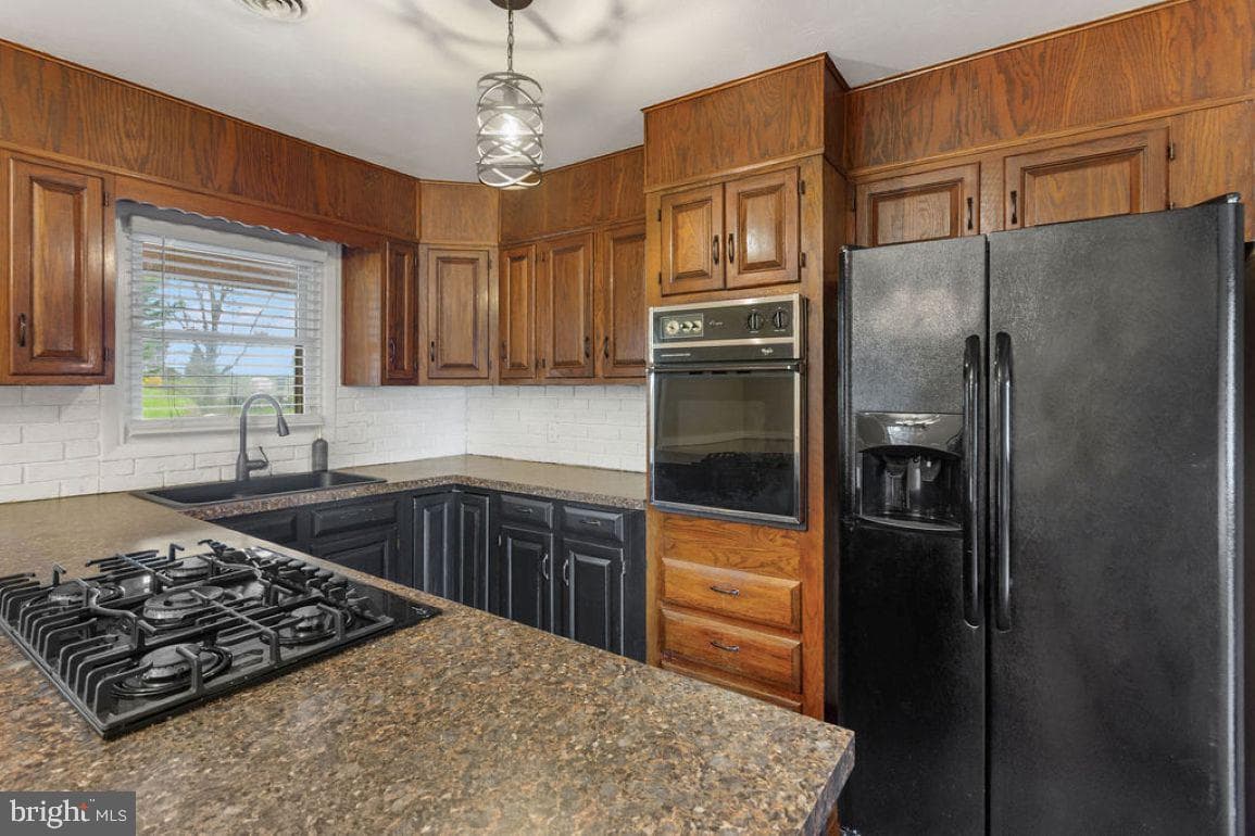 1014 Frederick Pike photo 9