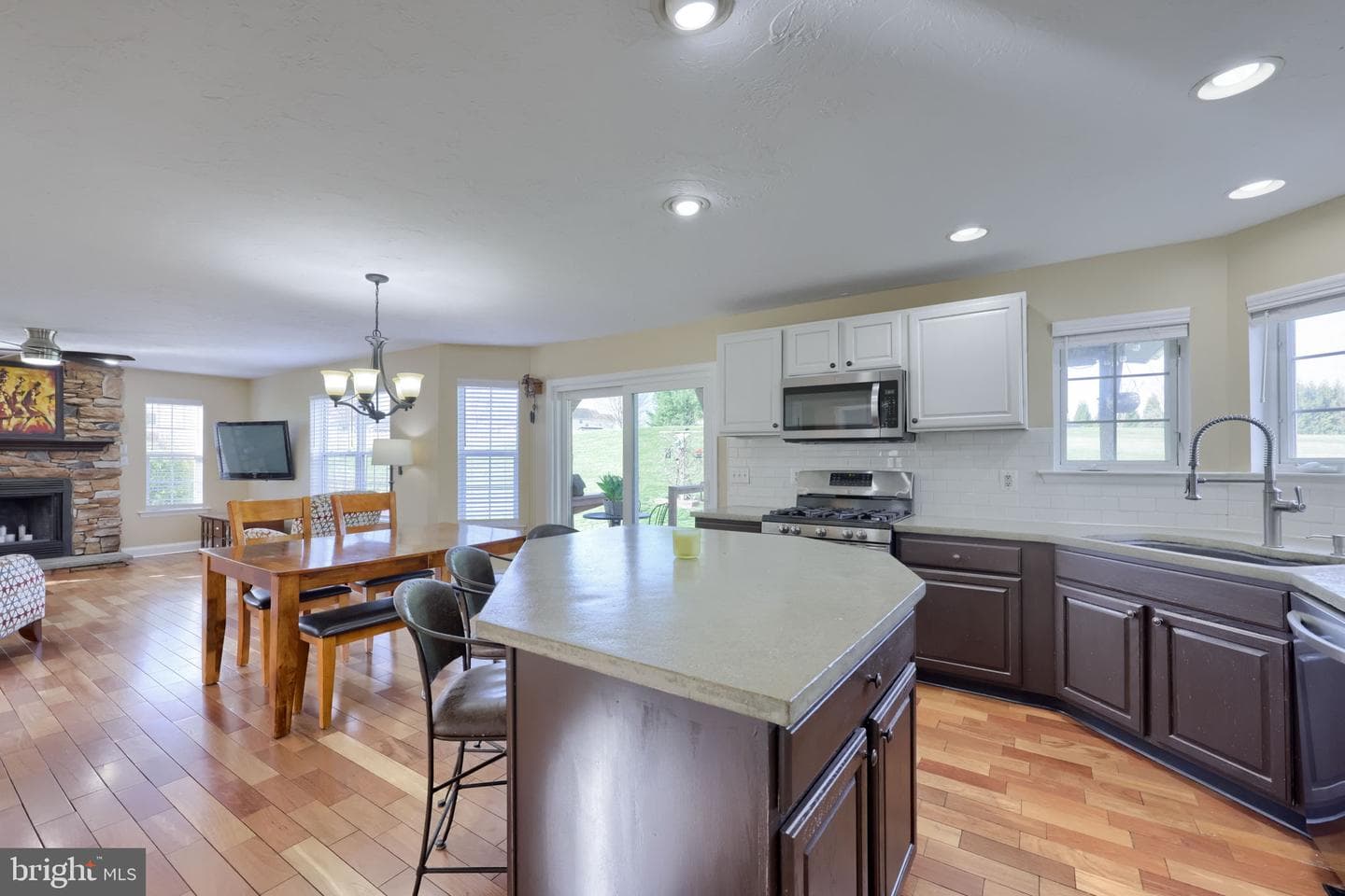 80 E Summit Drive photo 16