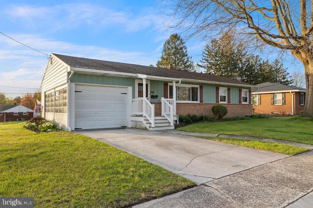 606 Fairview Avenue photo 2