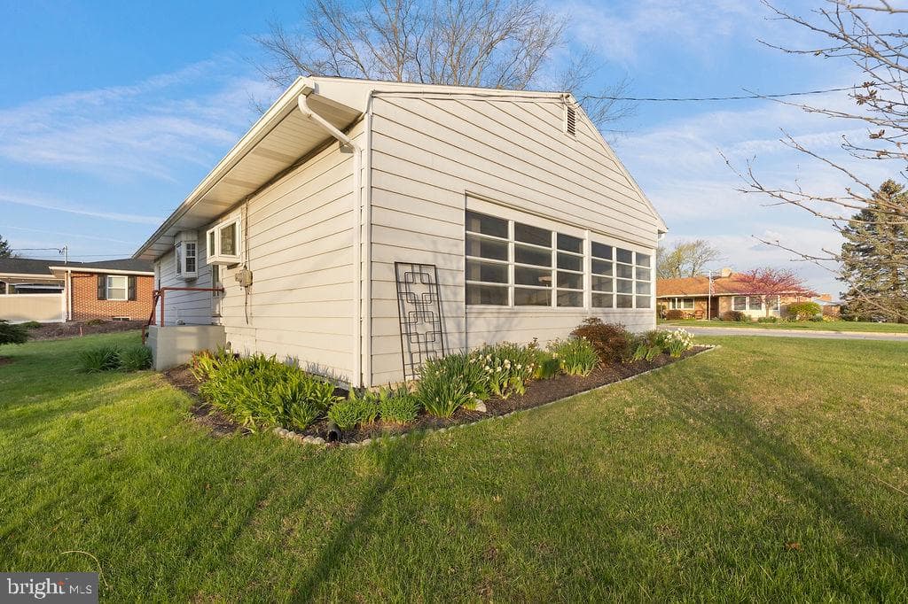 606 Fairview Avenue photo 5