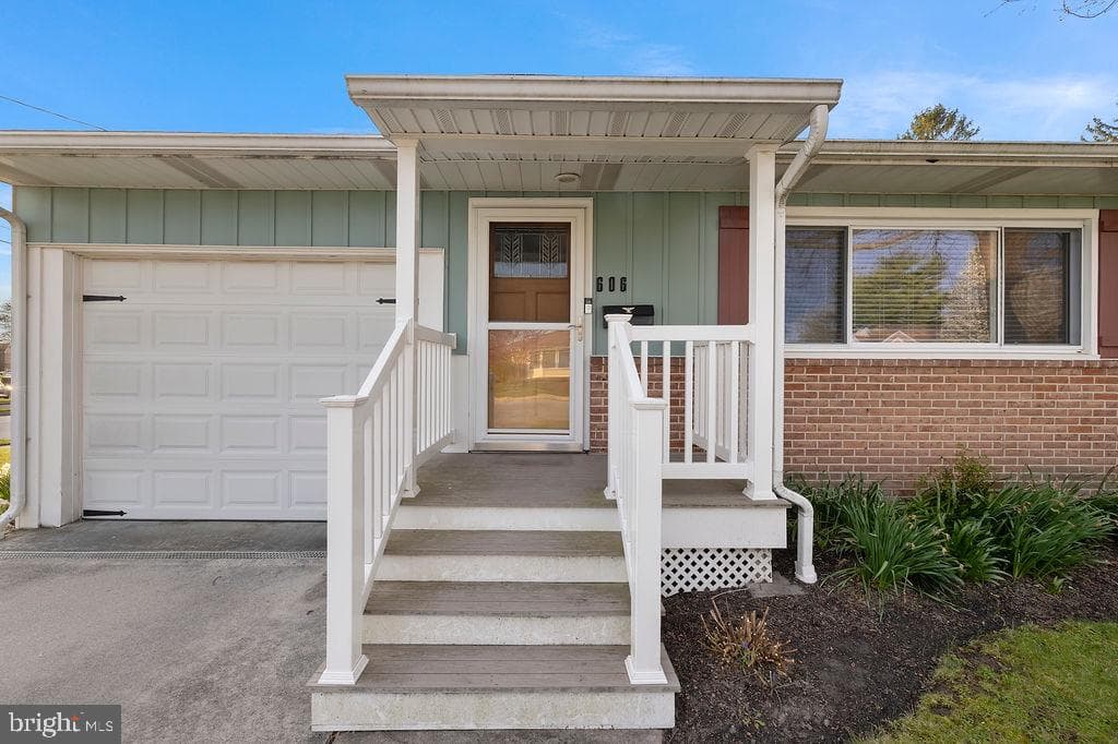 606 Fairview Avenue photo 8
