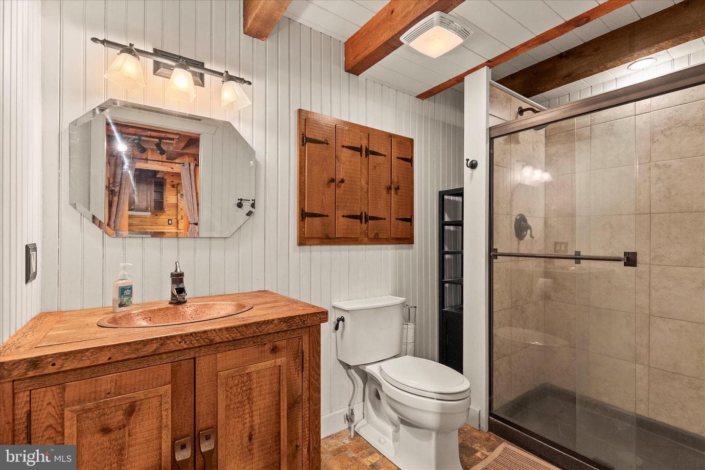 166 Woodview Road photo 31