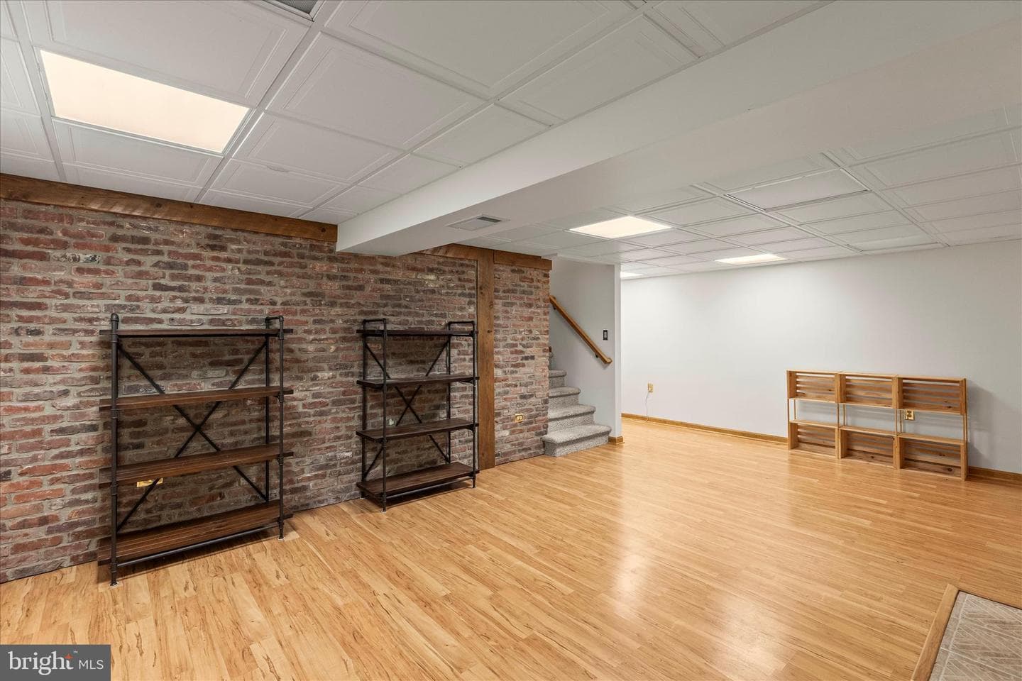 166 Woodview Road photo 50