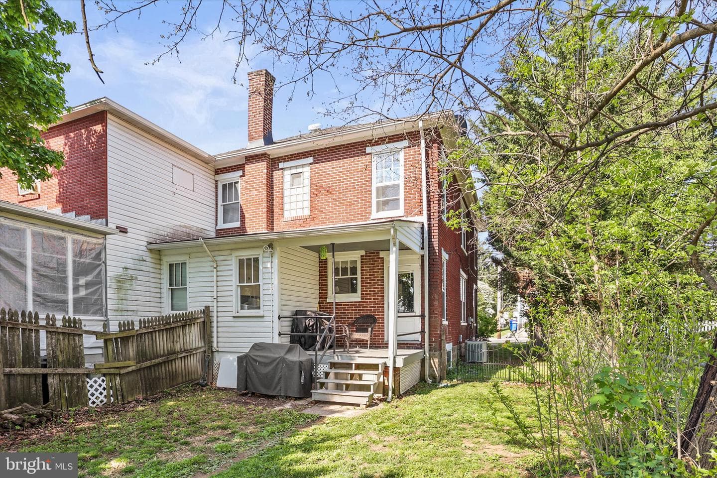207 N Stratton St photo 29