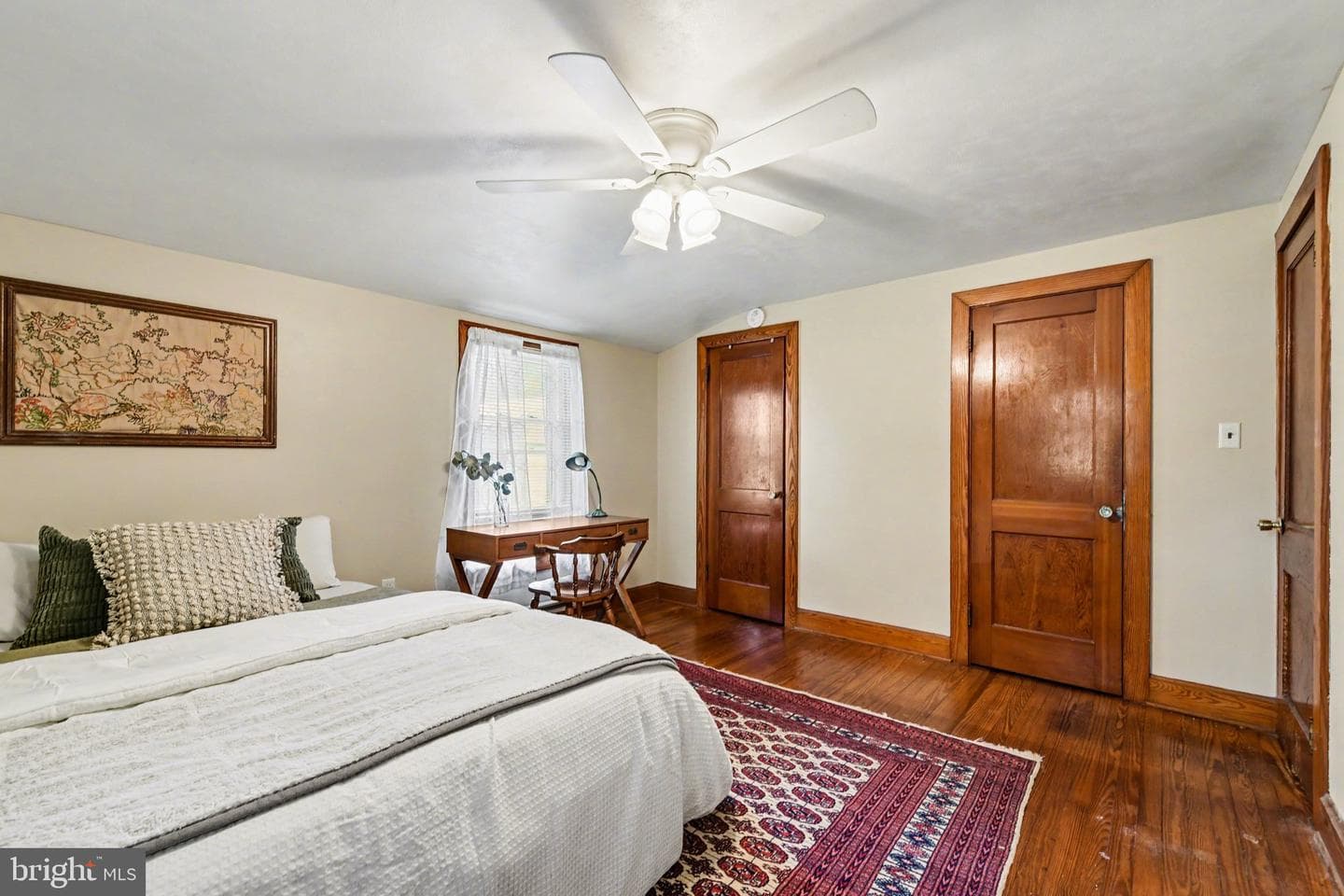 186 W York Street photo 12