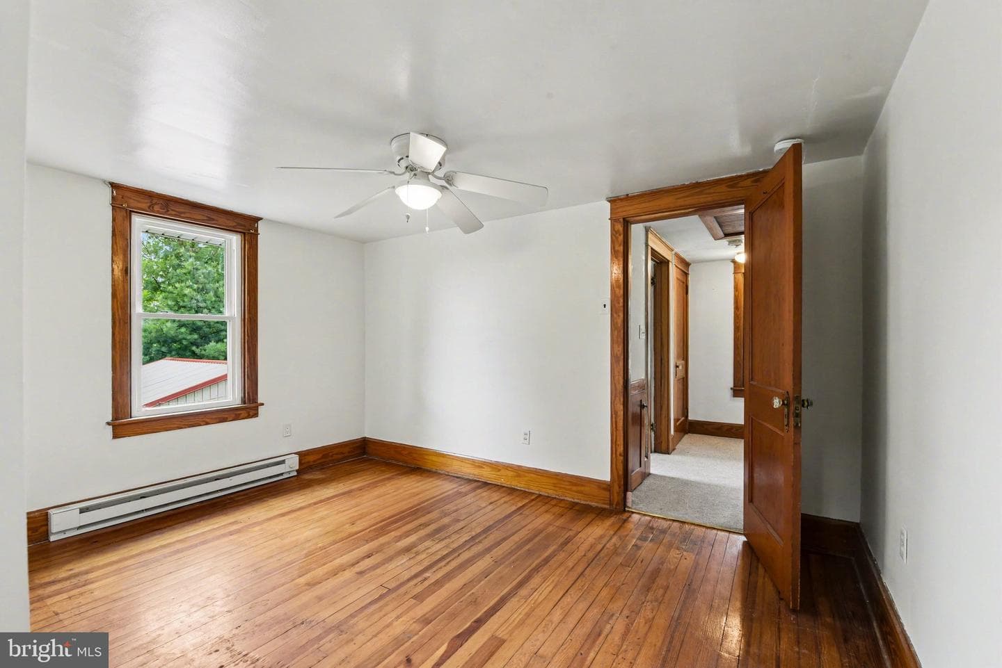 186 W York Street photo 17