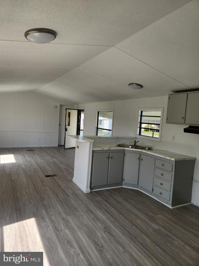 370 Pegram Street photo 3
